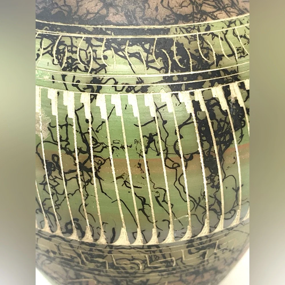 Dina Johnson Native American Navajo Indian Horse Hair Pottery Vase Artist Signed